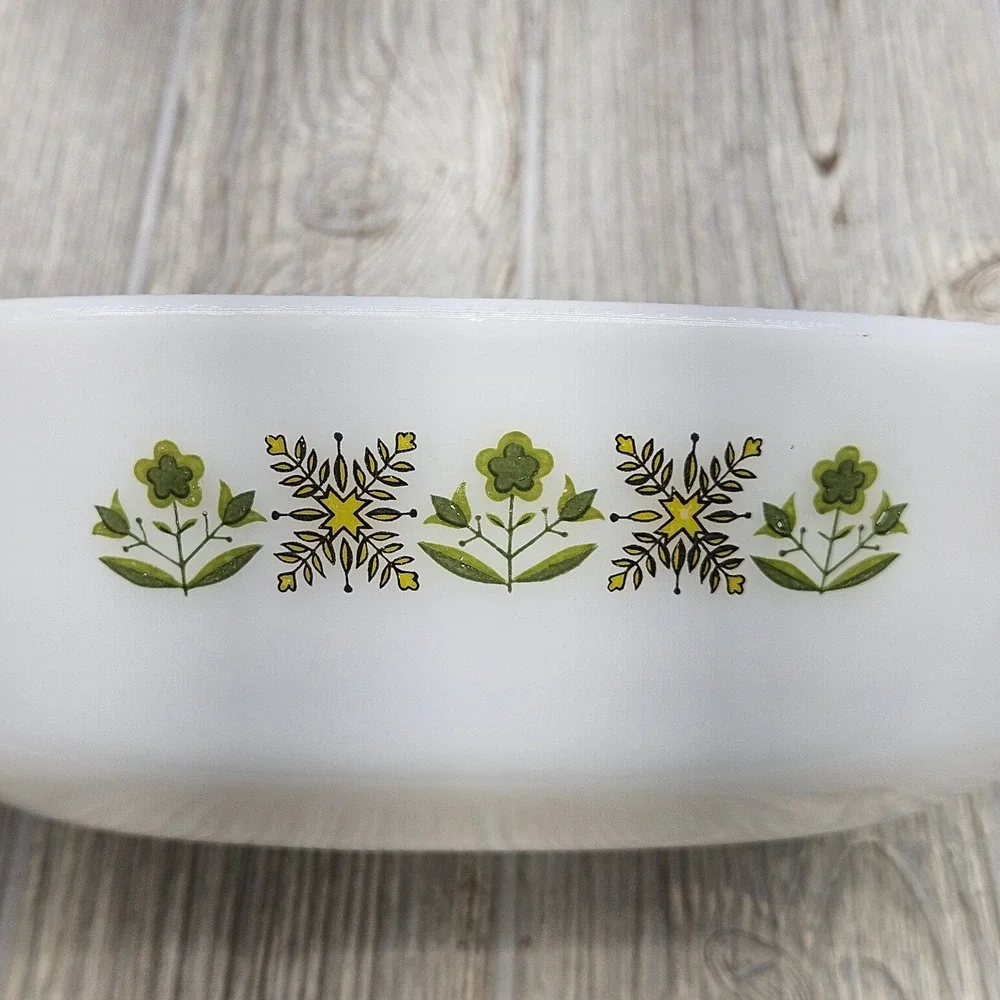 Fire-King Meadow Green Milk Glass Oval Casserole Dish 1.5 Qt 432 Vintage 1970s